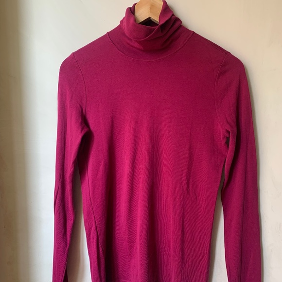 Lacoste Turtleneck, Magenta sz. 40/M - Picture 1 of 1